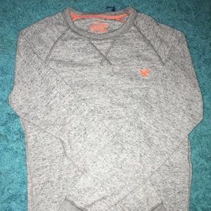 A men’s American eagle long sleeve